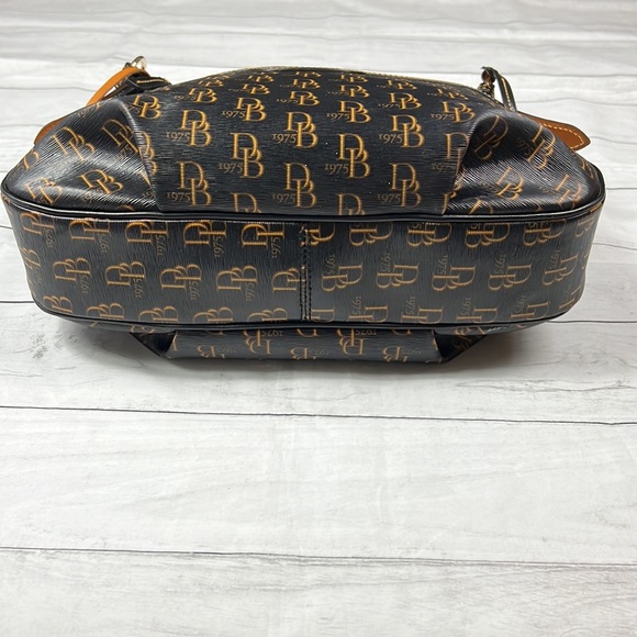 EUC Dooney & Bourke 1975 Logo Shoulder  Hobo Bag - Picture 11 of 16